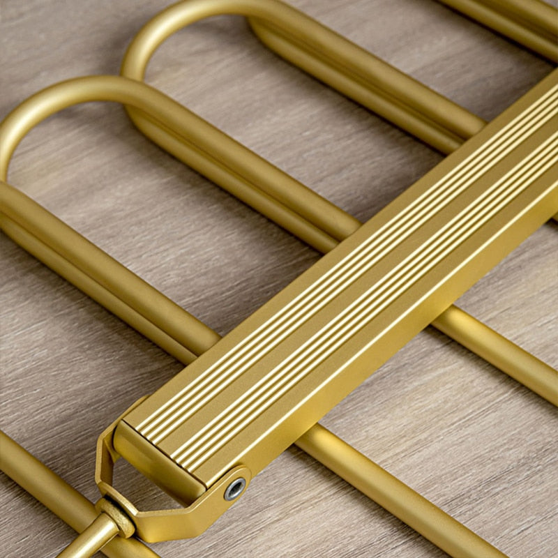 Lisslune | Space-saving trouser hangers from Gardudu made of aluminum