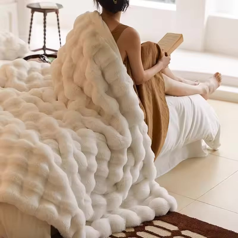 Lisslune | CloudNine - Plush rug and pillow set