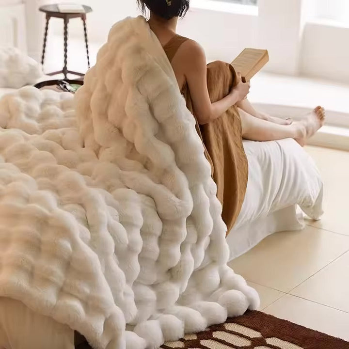 Lisslune | CloudNine - Plush rug and pillow set