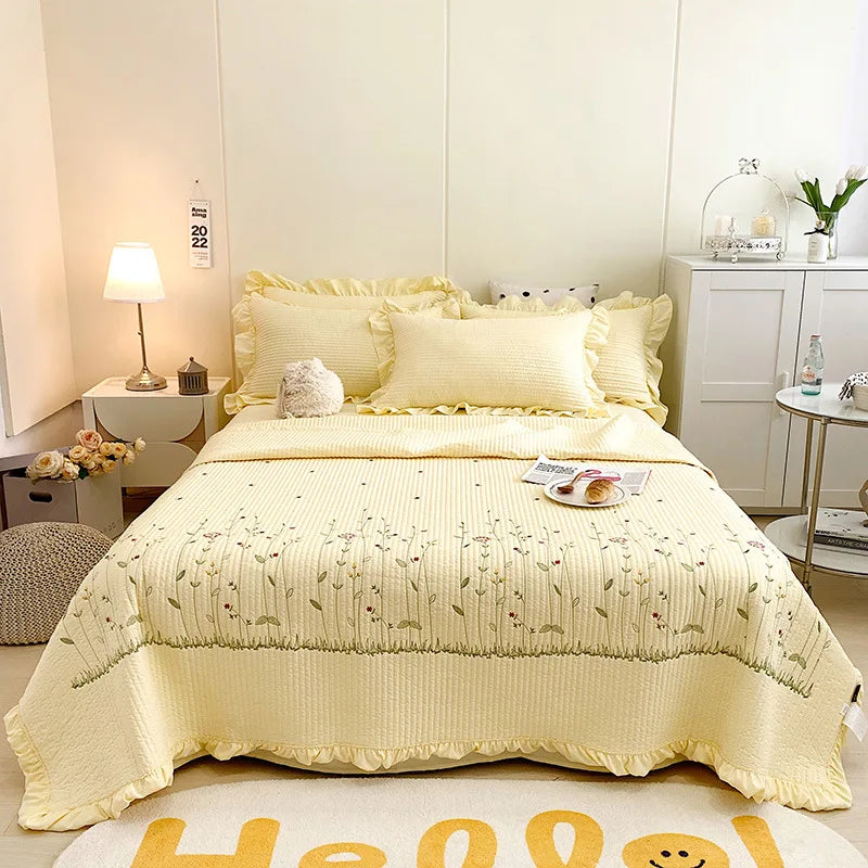 Lisslune | embroidered throw blanket
