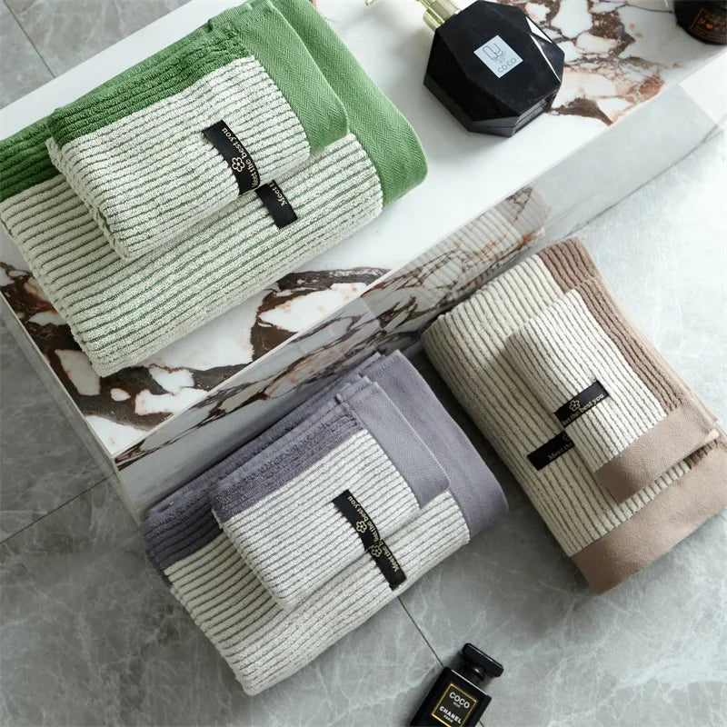Lisslune | Luxurious, super soft and absorbent face/bath towel made from 100% organic cotton
