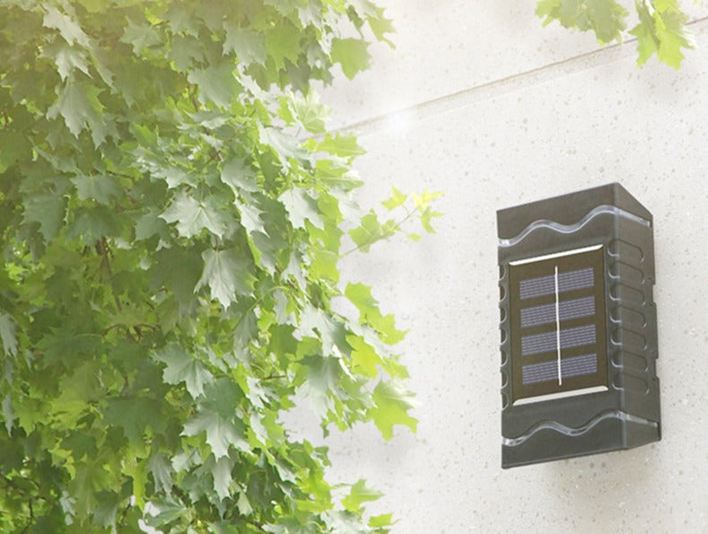 Lisslune | SolarMajesty - Elegant Outdoor Solar Lamp