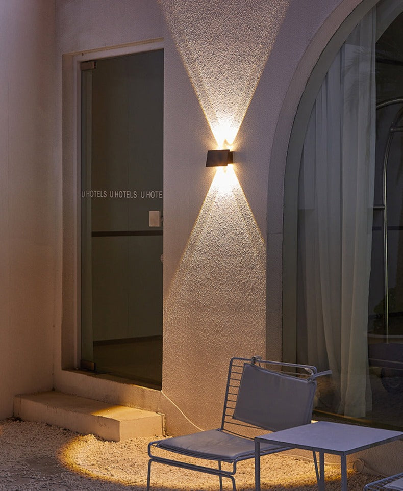 Lisslune | SolarRay – Sleek Solar Wall Lamp for Stylish Exteriors