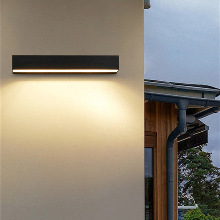 Lisslune | GardenLux – Elegant Wall Lamp for Garden with Luxurious Glow