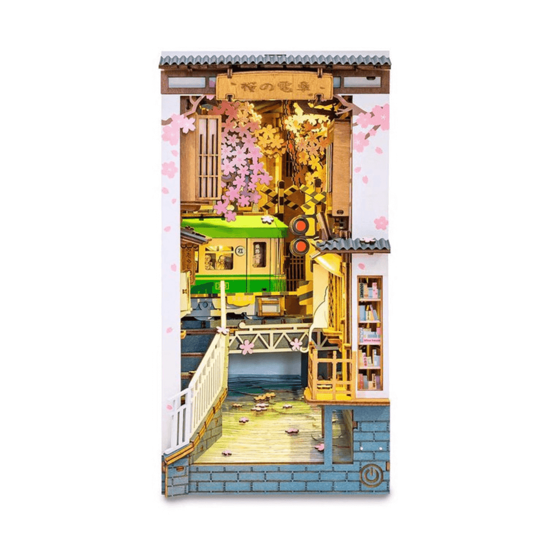 Lisslune | Sakura Densya - Diorama Shelf