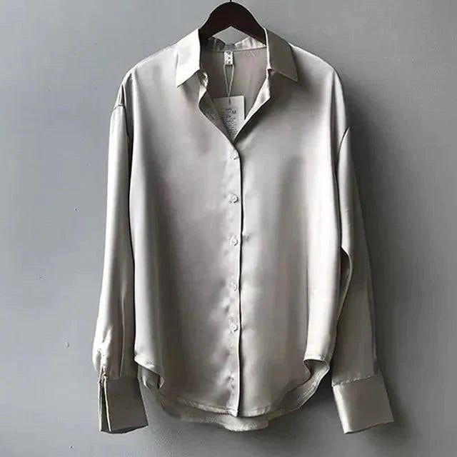 Lisslune | Elegant Women's Shirt with Long Sleeves and Button Placket
