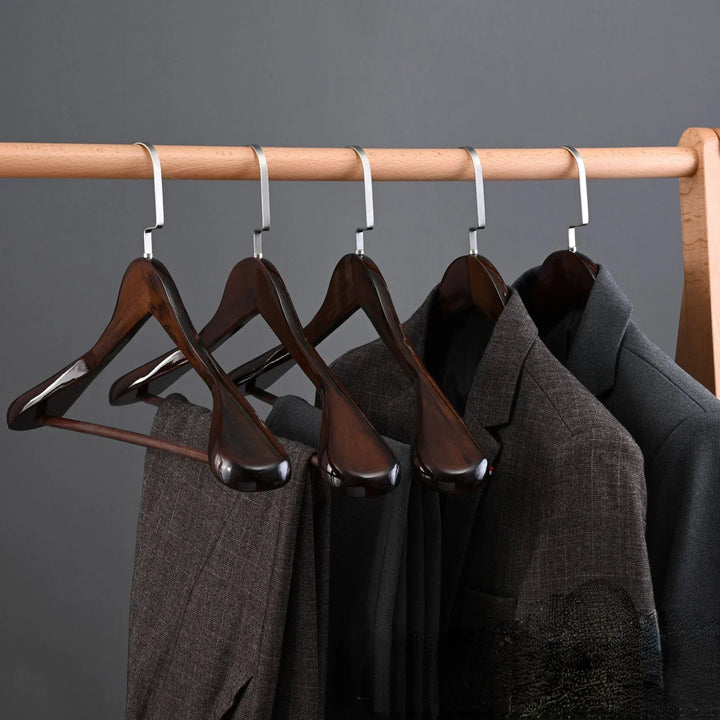 Lisslune | Oaklee Élite – Luxury Wood Hangers with Sophisticated Design