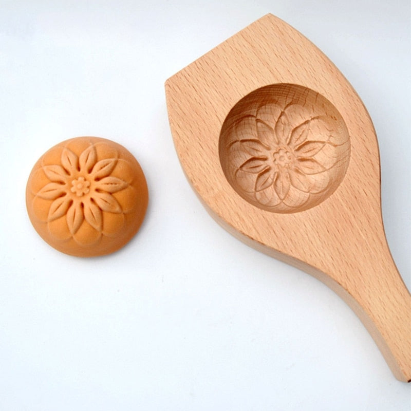 Lisslune | Wooden Moon Dumpling Maker Mold