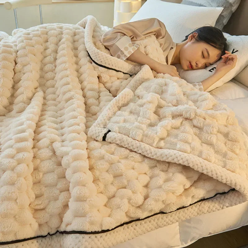 Lisslune | Plush pebble-structured blanket