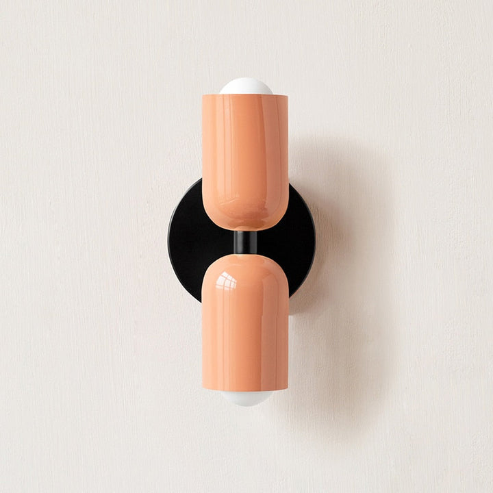 Lisslune | Lively, minimalist wall lamp with two light bulbs