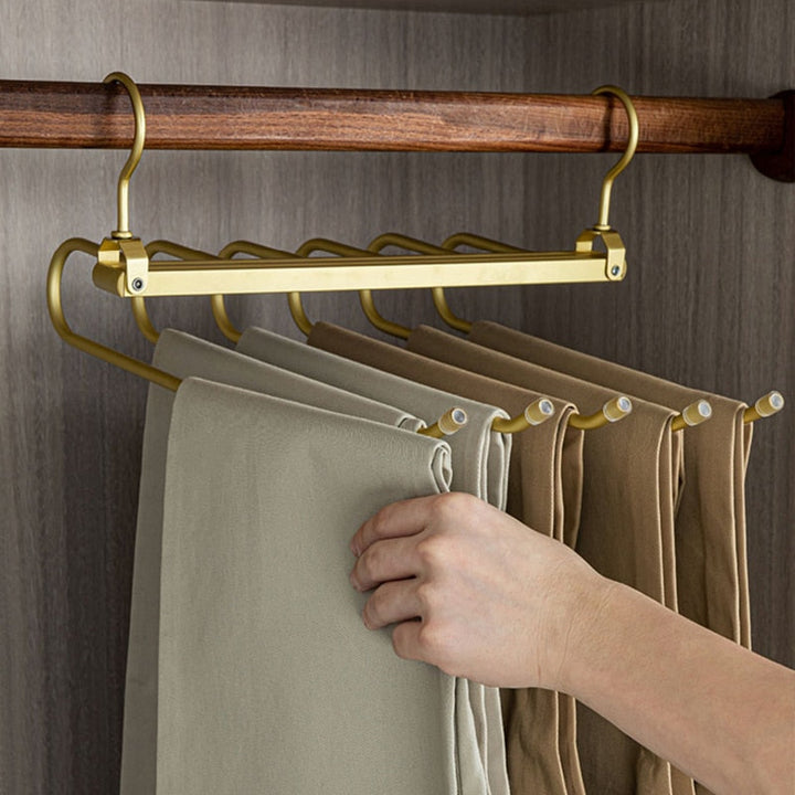 Lisslune | Space-saving trouser hangers from Gardudu made of aluminum