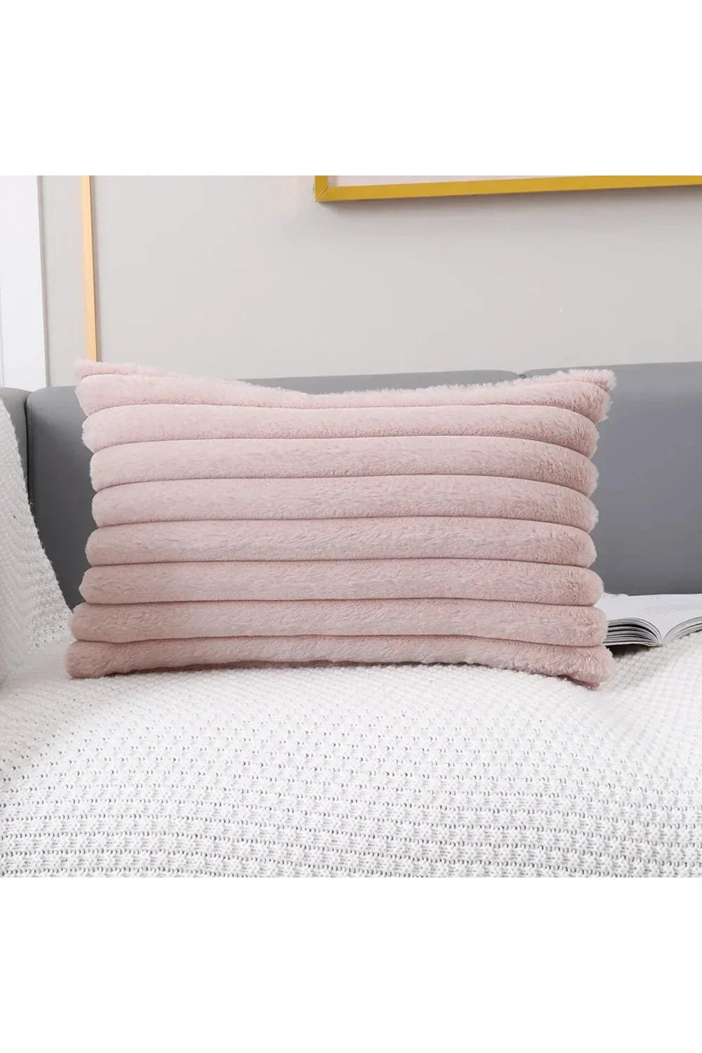 Lisslune | White plush pillow cover