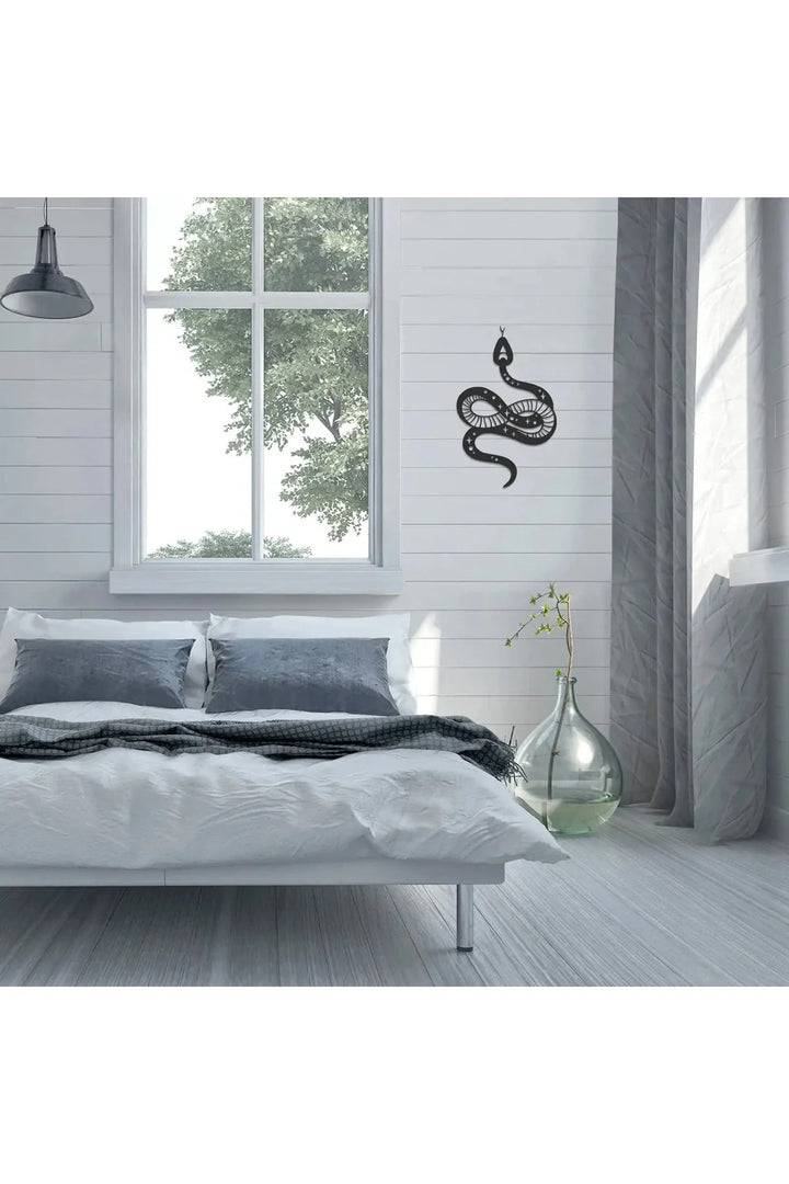 Lisslune | Snake Wand Art