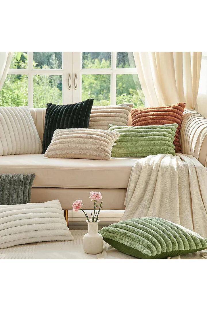 Lisslune | White plush pillow cover