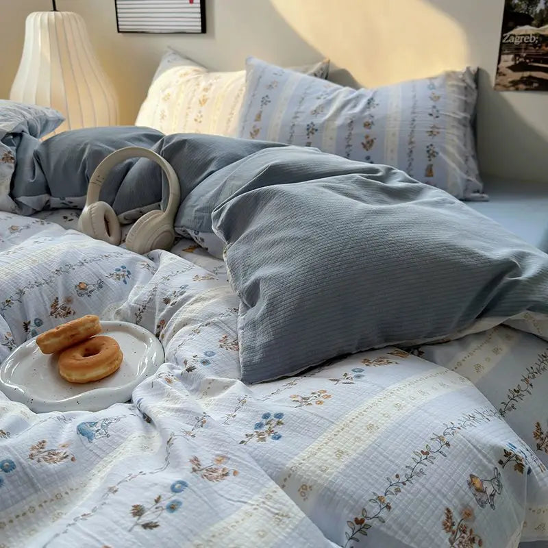 Rynx Bedding Set Duvet Cover Fresh Blue Floral. Crumpled Yann Bed Set Made of Four Parts, Washable Cotton Bed Sheets