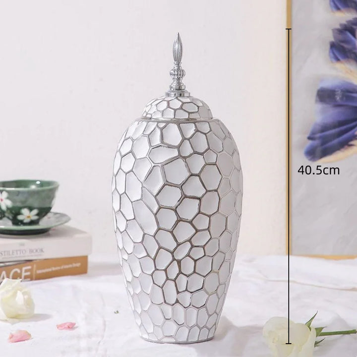 Lisslune | GoldenPattern | Ceramic Vase with Luxurious Gold Accents – Modern Decorative Home Piece