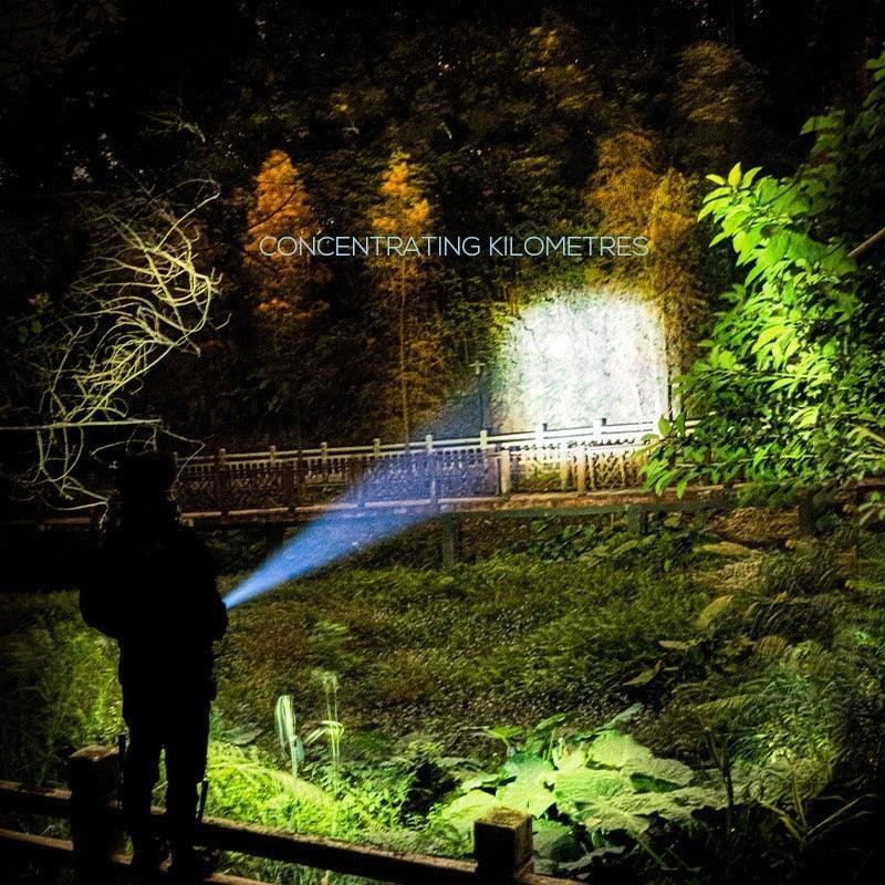 Lisslune | Xenon 500m High-Performance Flashlight: Illuminate your nightly adventures