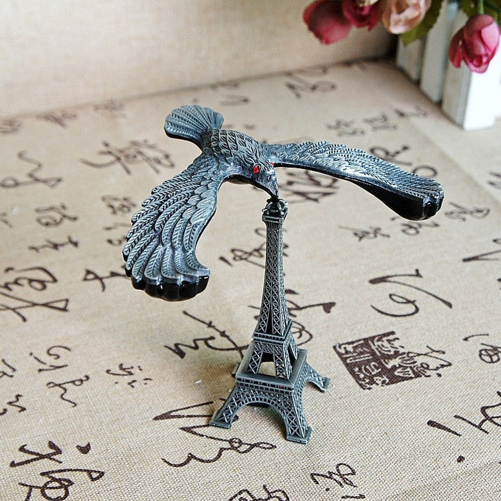 Lisslune | Retro Eagle Tower Balance Figurines