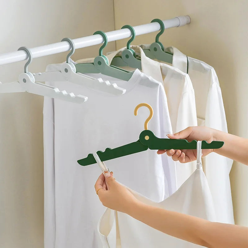 Lisslune | Travel Ease Foldable Clothes Hanger