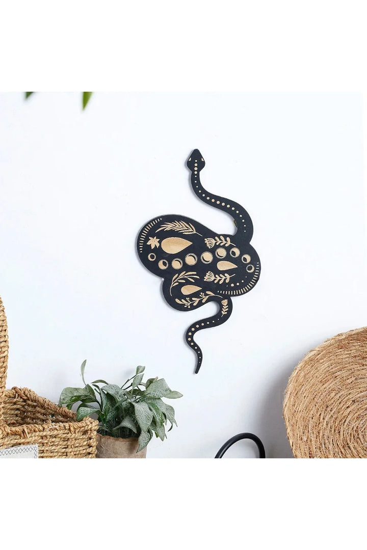 Lisslune | Snake Wand Art