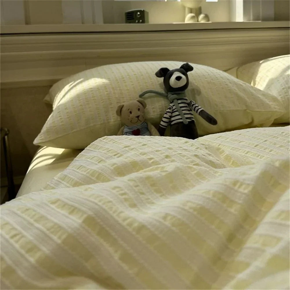 Lisslune | Minimalistic Striped Bed Set