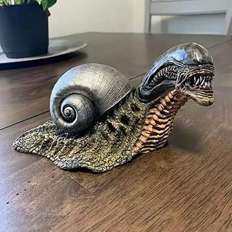 Lisslune | Variation Snail Statue, Resin Evil Snail Sculpture Alien Lover's New Favorite Home Office Decoration Garden Outdoor Decoration