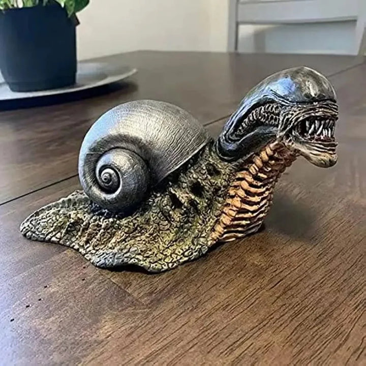 Lisslune | Variation Snail Statue, Resin Evil Snail Sculpture Alien Lover's New Favorite Home Office Decoration Garden Outdoor Decoration