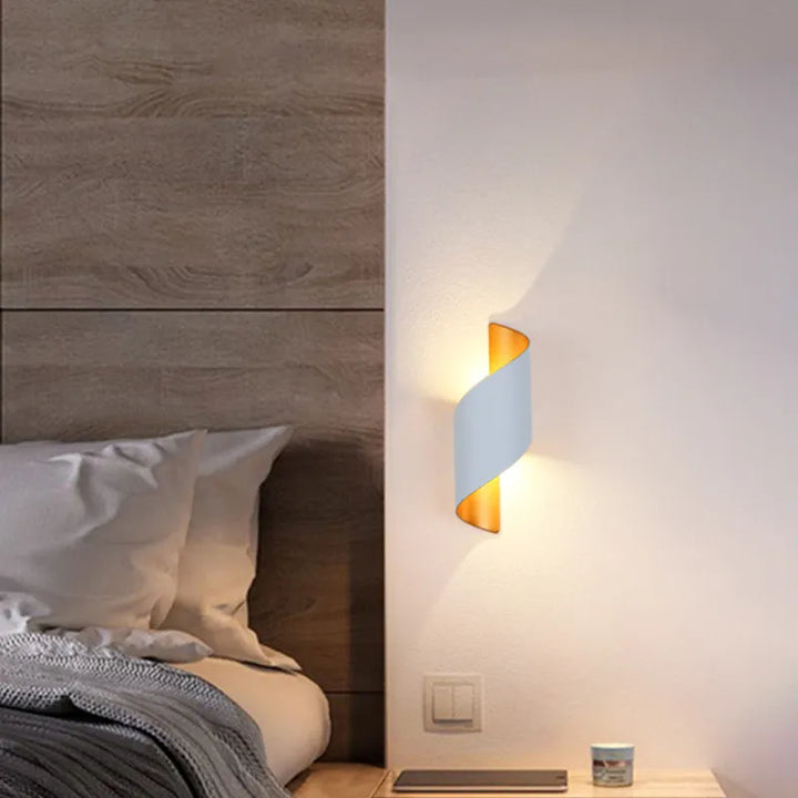 Lisslune | IronEdge – Modern Wall Light Crafted from Iron and Acrylic