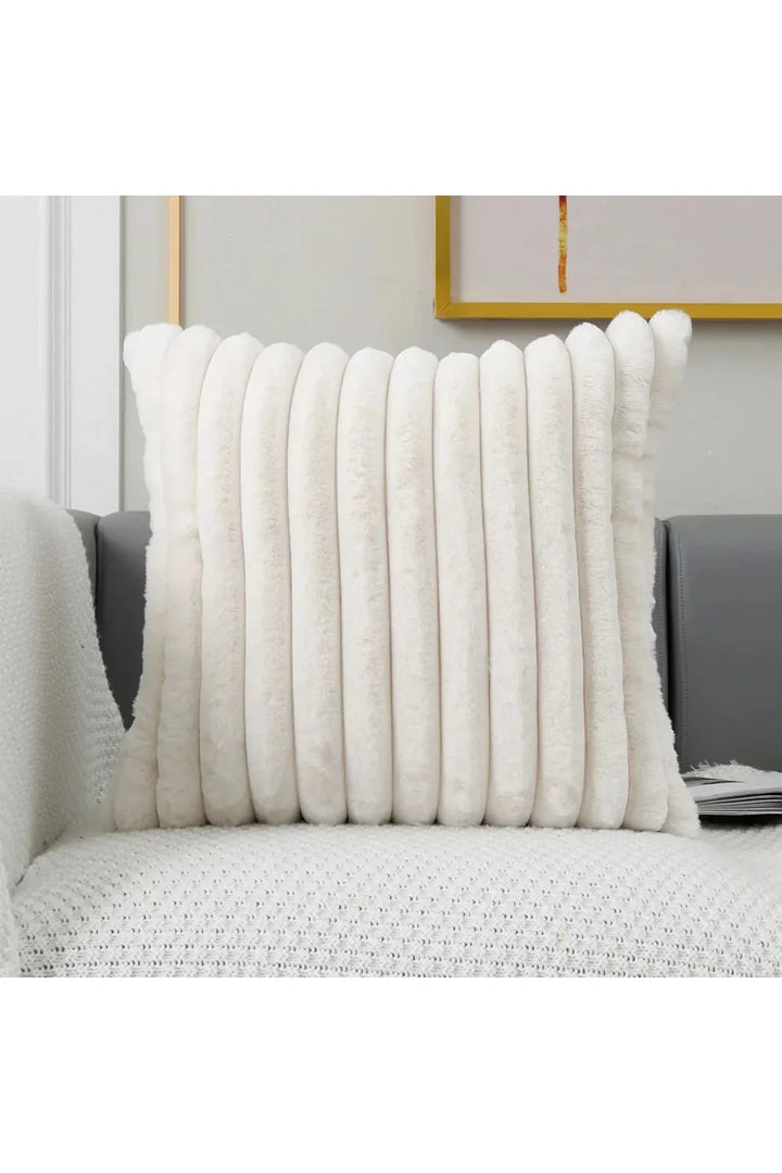 Lisslune | White plush pillow cover