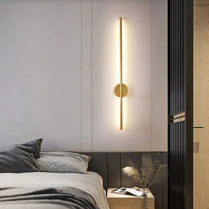 Lisslune | SofaLume – Modern Wall Lamp in Black and Gold for Stylish Living