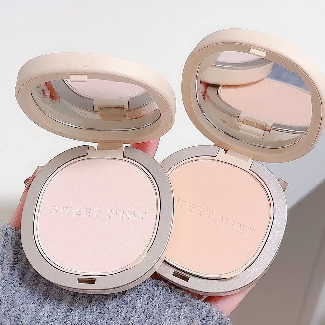 Rynx | Pressed Powder Transparent White Brightening Oil Control Waterproof Concealer Long-Lasting Natural Face Makeup Setting Powder Cosmetics