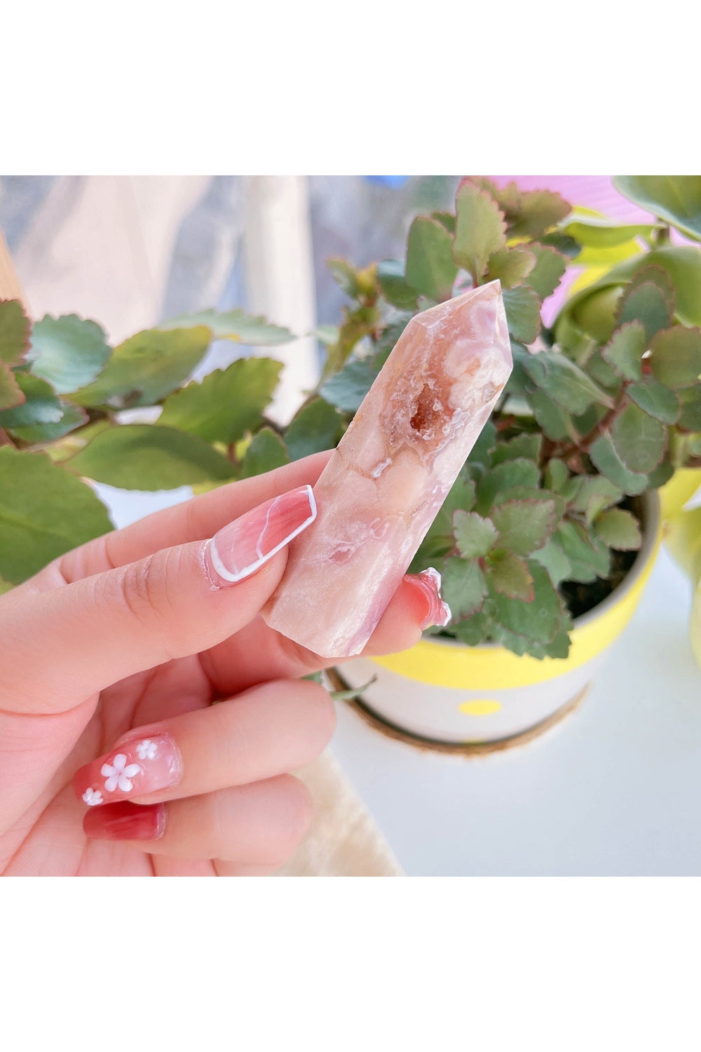 Lisslune | Agate gemstone display tower