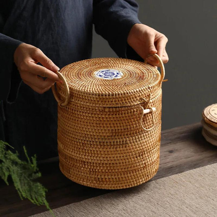 Lisslune | Elegant handwoven rattan tea box: The perfect organizer for tea lovers
