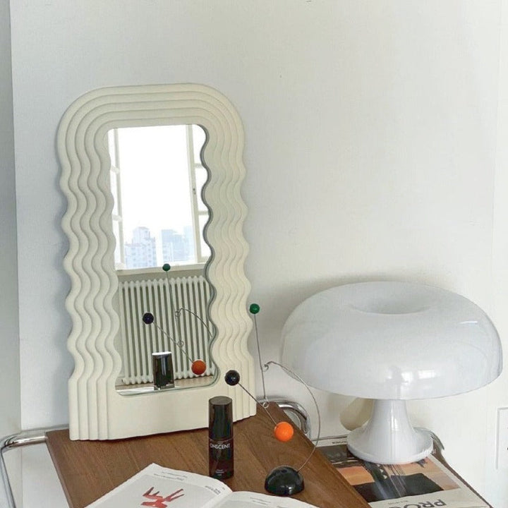 Lisslune | Wave Shock Retro Mirror