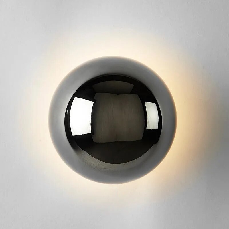 Lisslune | AuroraLume – Nordic Wall Lamp in Aluminium and Acrylic