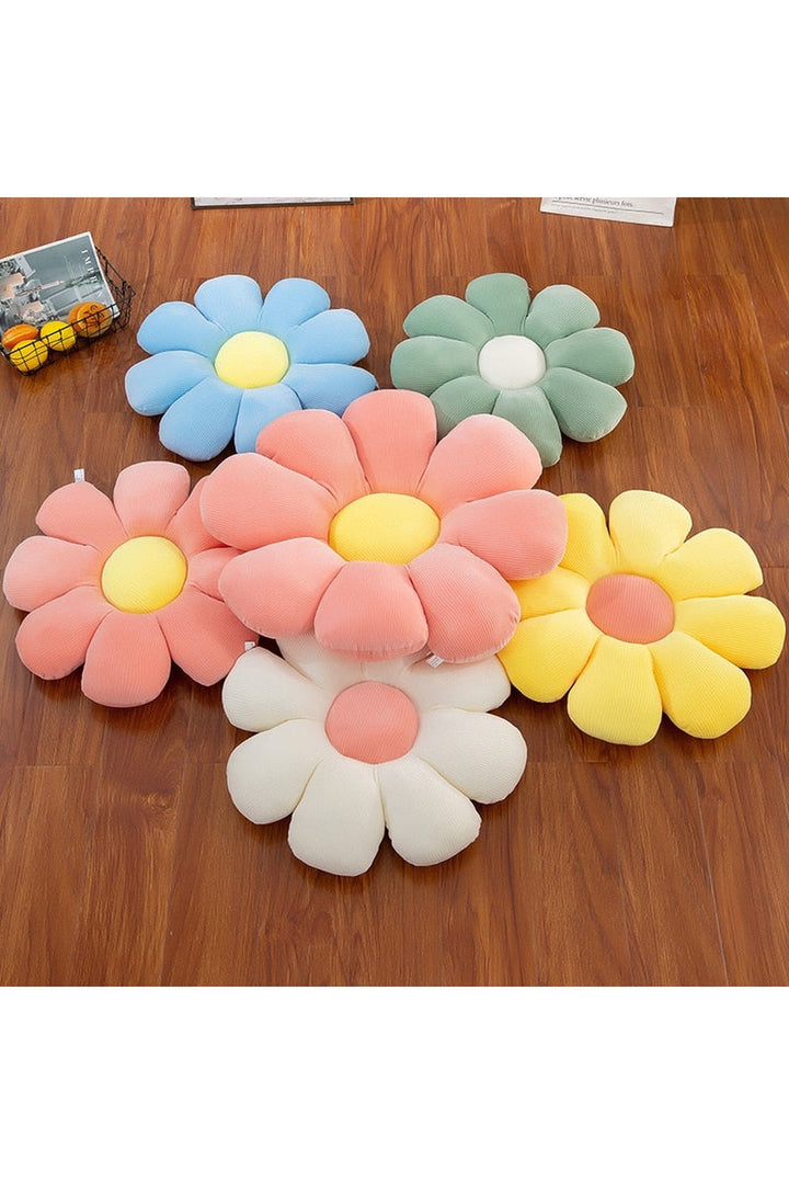Lisslune | Daisy Pillow Design