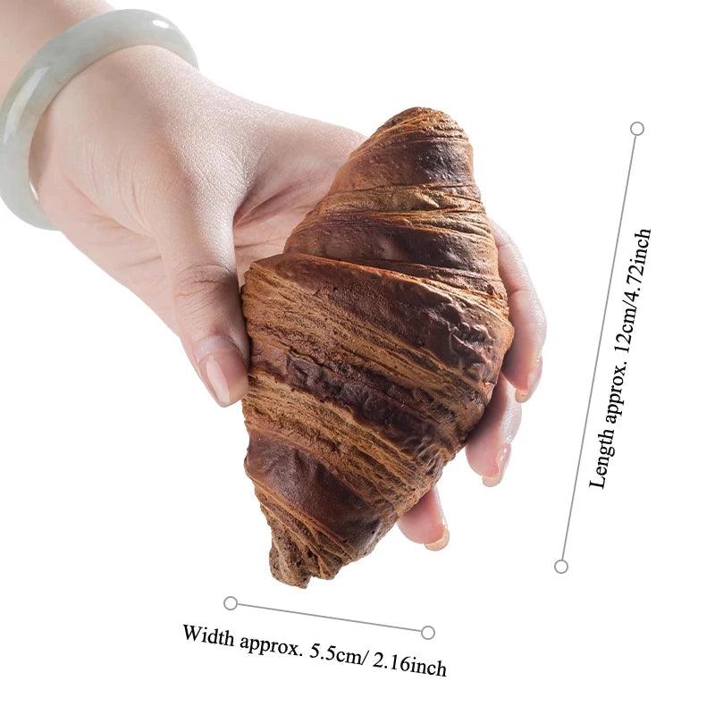 Lisslune | Realistic Caramel Cocoa Bread Model
