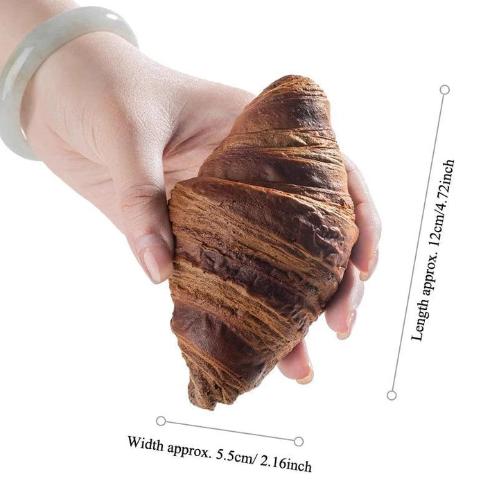 Lisslune | Realistic Caramel Cocoa Bread Model