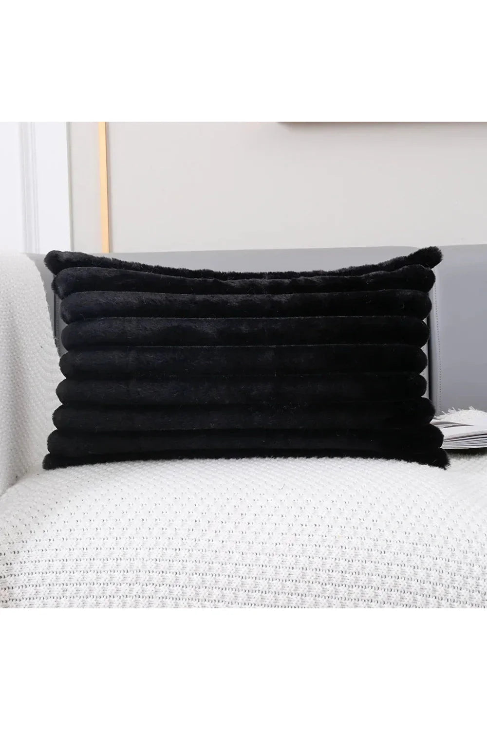 Lisslune | White plush pillow cover