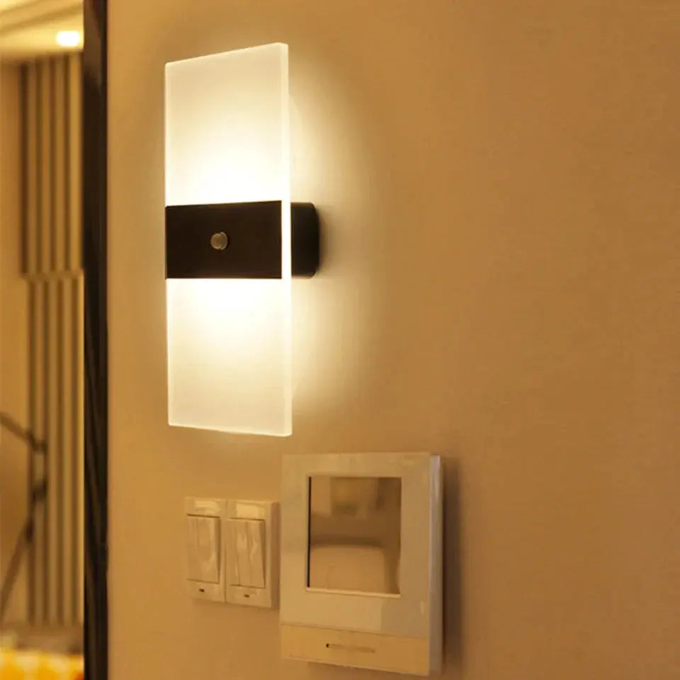 Lisslune | Éclatante - Touch Panel Wall Light USB rechargeable