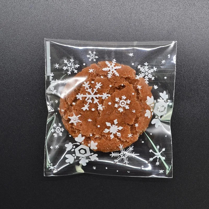 Rynx 50St Snowflake Christmas Plastic Candy Cookie Snack Packaging Bags Adhesive Gift Bags for Home Wedding Birthday Party