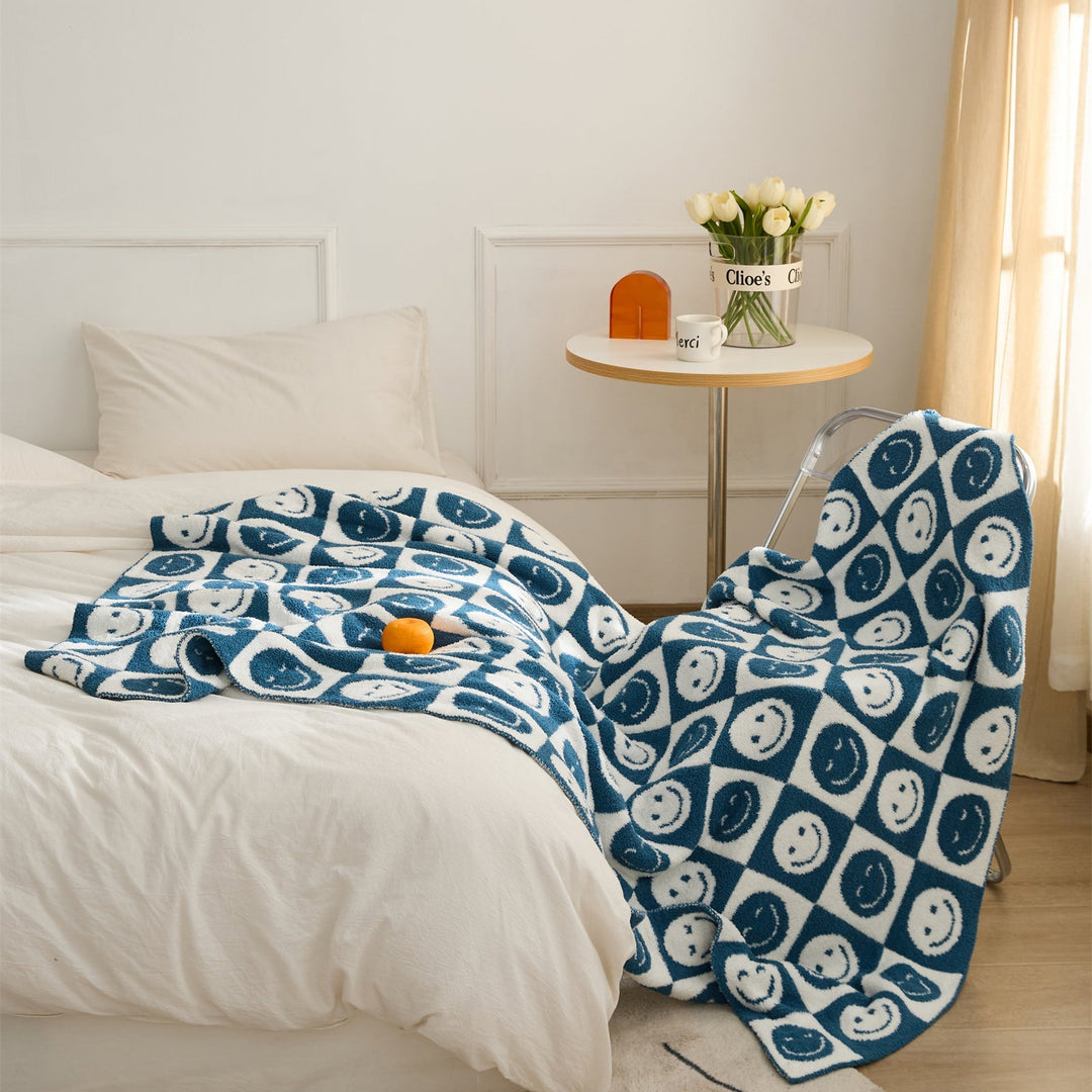Lisslune | Smiley Checked Blanket