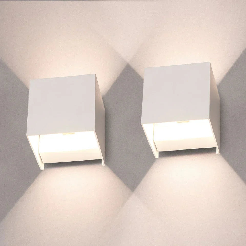 Lisslune | Modern LED wall light in cube design