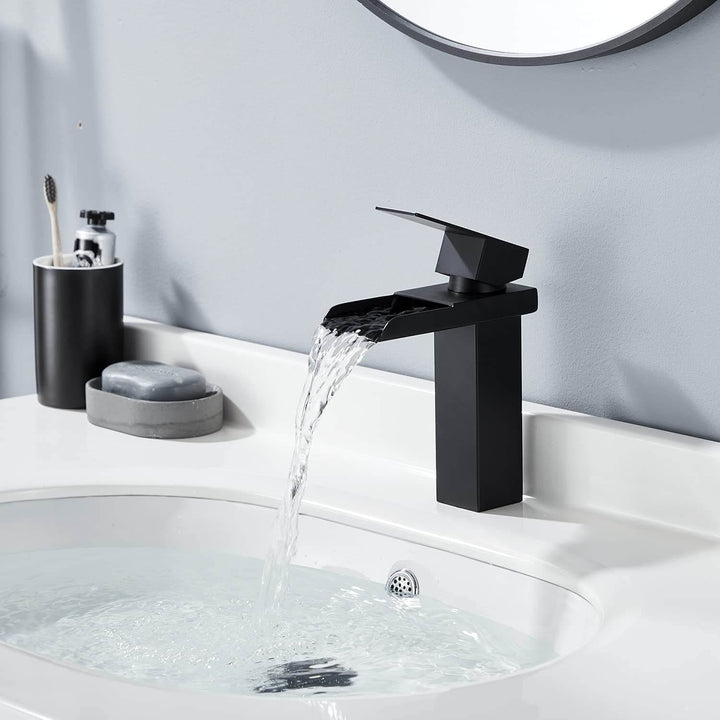 Lisslune | Black Waterfall Faucet Bath