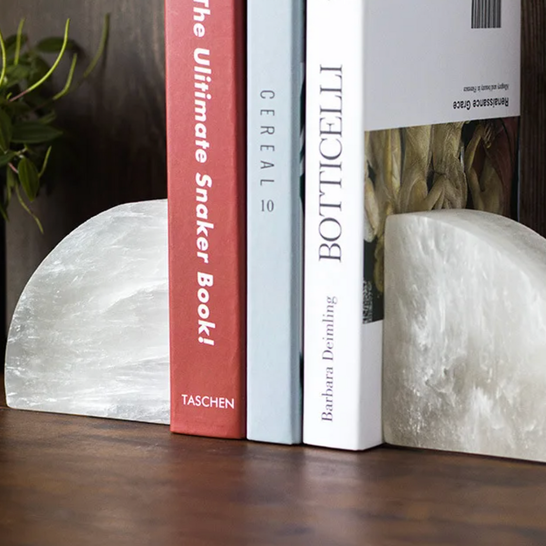 Lisslune | Onyxa White Onyx Bookend | Elegant Design | 1-piece | Luxurious Decor & Functionality