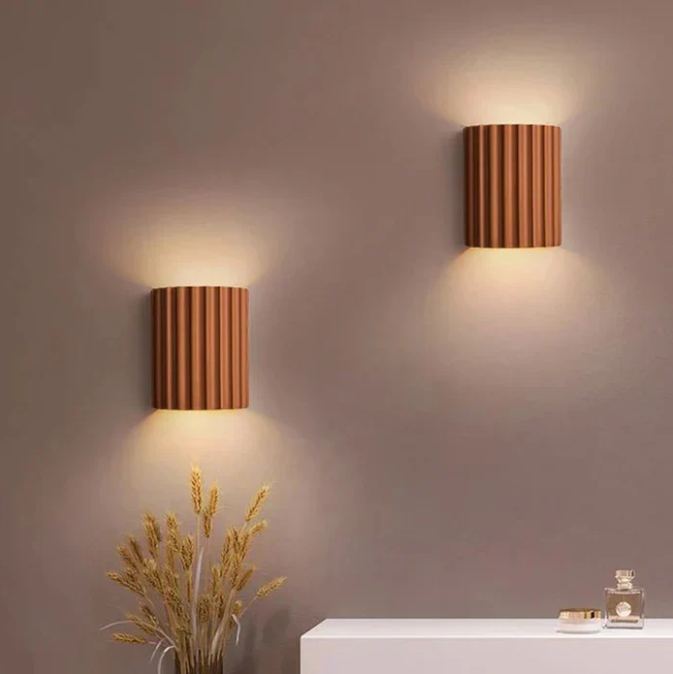 Lisslune | Contemporary wall lamp made of resin