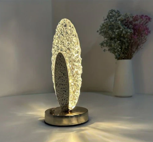 Lisslune | Elegant table lamp in peacock design