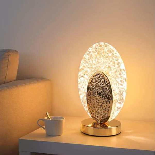 Lisslune | Elegant table lamp in peacock design