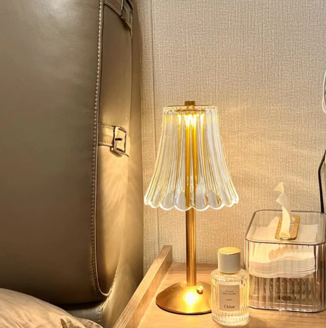 Lisslune | Rechargeable USB LED Table Lamp in Retro Design