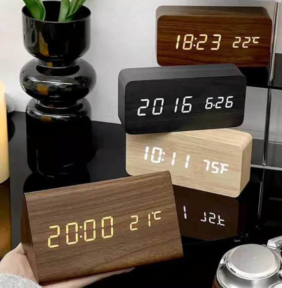 Lisslune | LED wooden watch with voice activation